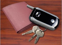 phone-keys-wallet