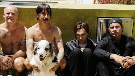 Red Hot Chili Peppers prezentē jaunu mūzikas video, kas filmēts koncerttūres laikā