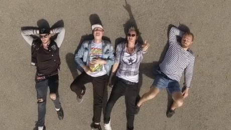 Grupa “On My Way” Jelgavas BMX trasē uzfilmē sportisku dziesmas video!