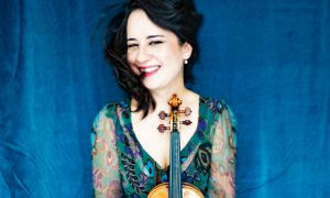 Alfija Bakijeva un “Sinfonietta Rīga” koncertā “Baroka Ziemassvētki” Alfija Bakijeva un “Sinfonietta Rīga” koncertā “Baroka Ziemassvētki”